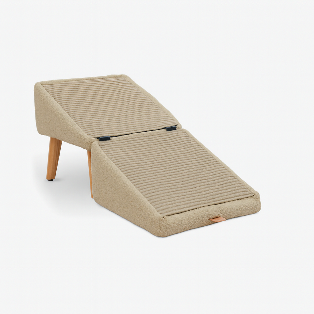 PawStep™ – Luxe Poef & Hondenhelling in Één